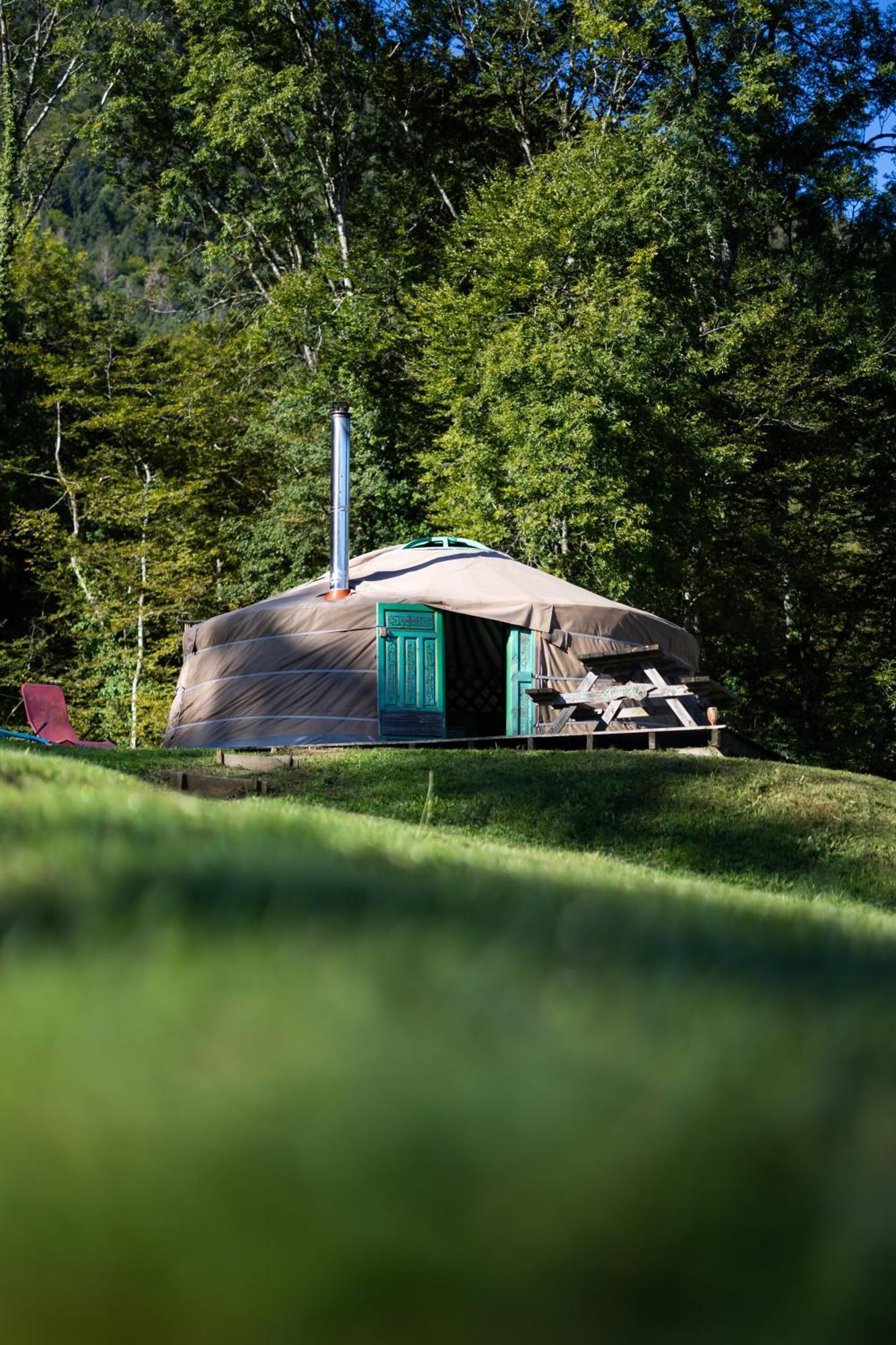 Yourtes Olachat Proche Annecy Faverges Exterior photo