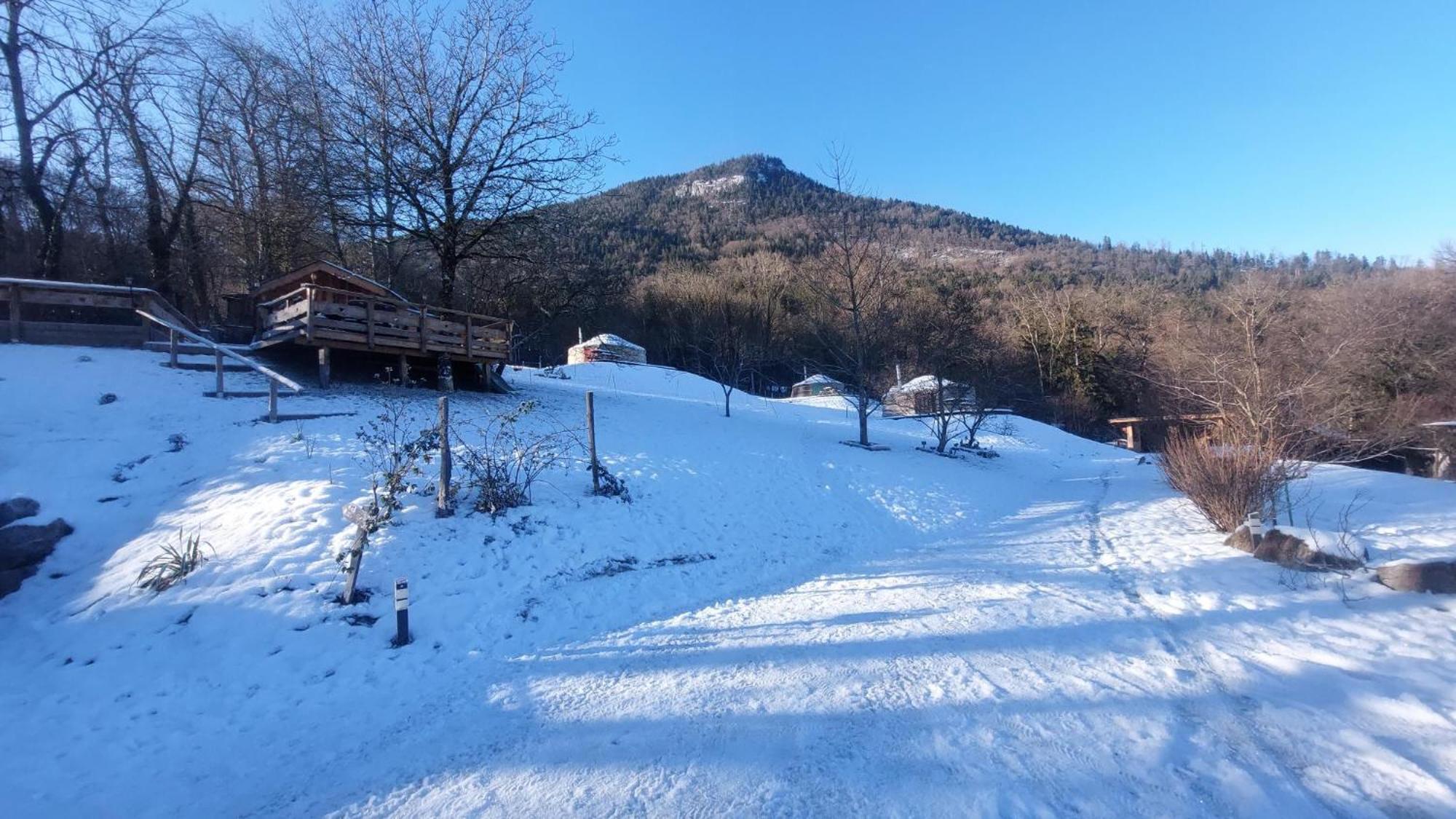 Yourtes Olachat Proche Annecy Faverges Exterior photo
